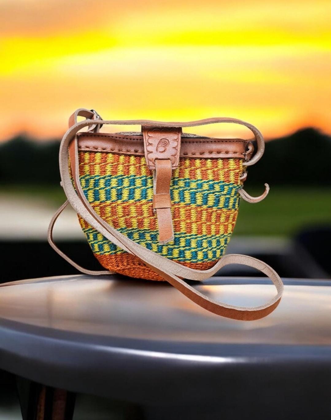 Handwoven Kiondo Basket | Handmade Kenyan Small Sisal Baskets | Tasche Kyondo | African Sisal Tote with Leather Straps | Ships from Germany