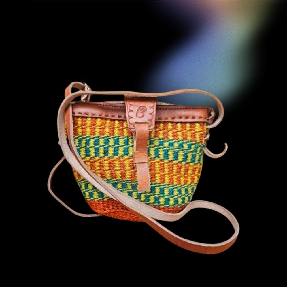 Handwoven Kiondo Basket | Handmade Kenyan Small Sisal Baskets | Tasche Kyondo | African Sisal Tote with Leather Straps | Ships from Germany